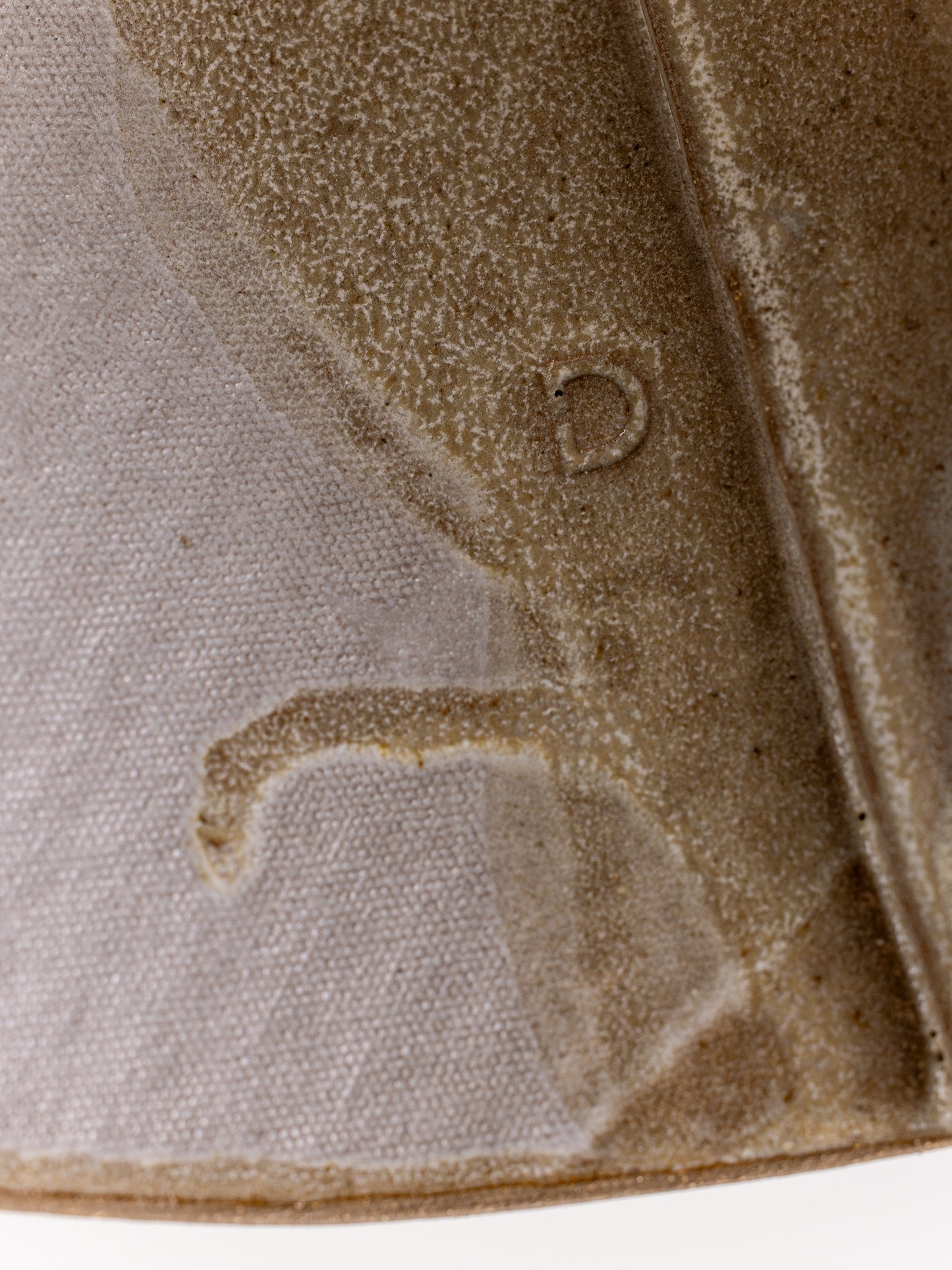 Chalk Ochre Pour