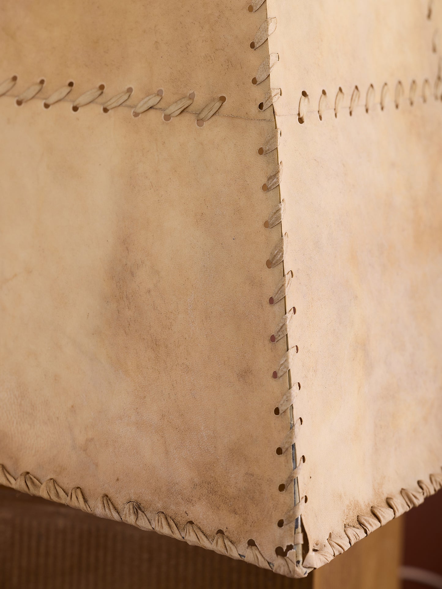 Caja Corta Table Lamp