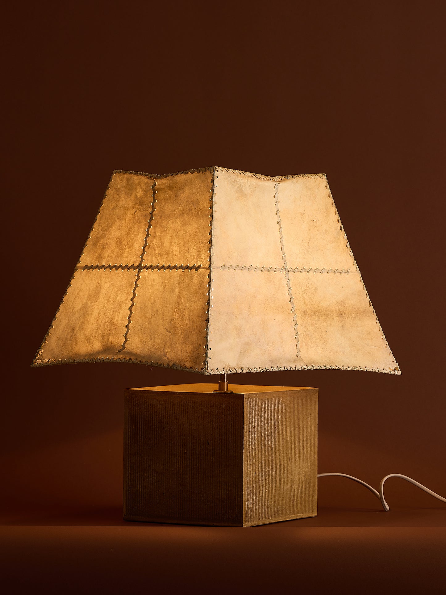 Caja Corta Table Lamp
